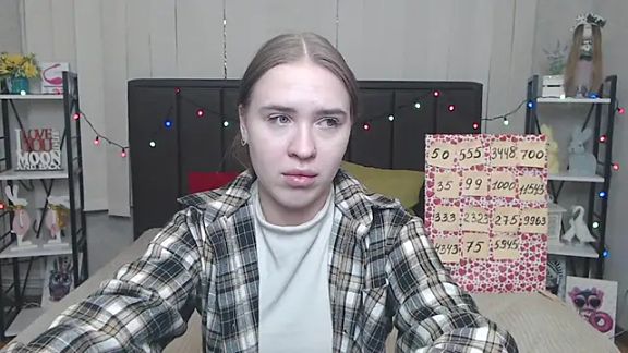 LauraHlot