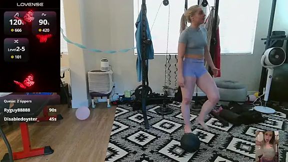 Blondiewithanass