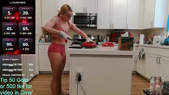 Blondiewithanass
