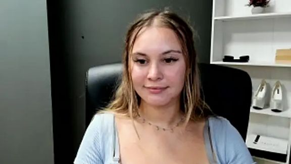 kitty_valeria