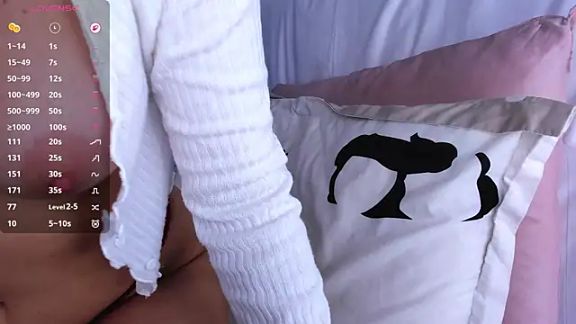 Ellamilano9