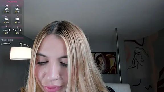 NiaHolland