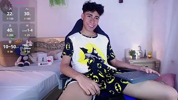 huge_armound