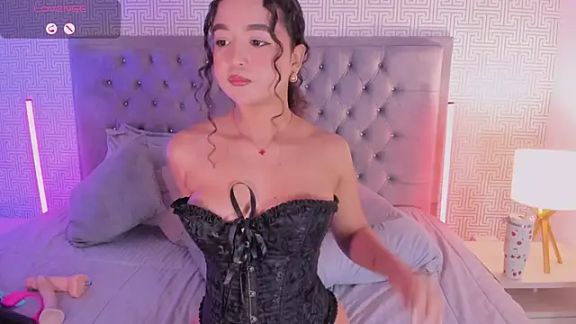 Evaa_Lunna_