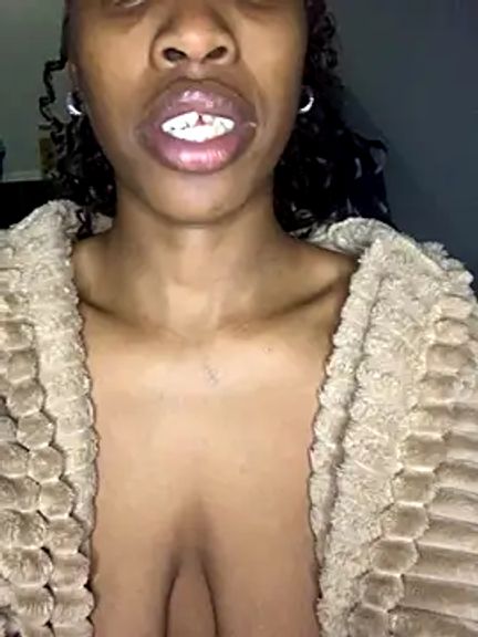 Queen-Boobylicious