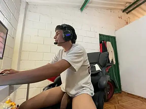 Max_TheHorseDick