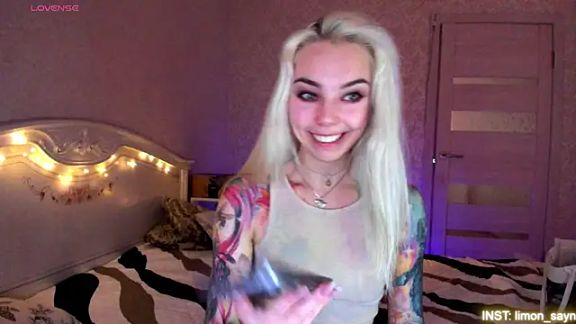 LillyMoure_