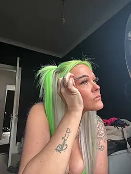 KhloeeJones
