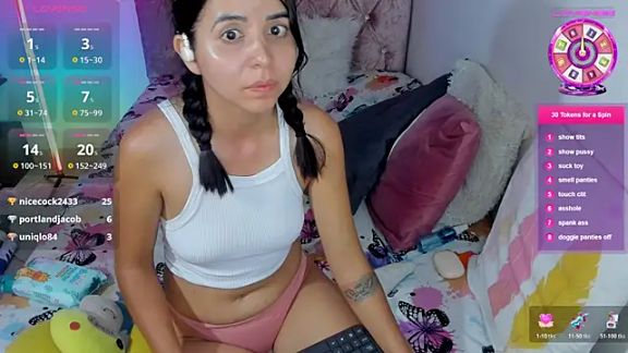 amelia_petiite