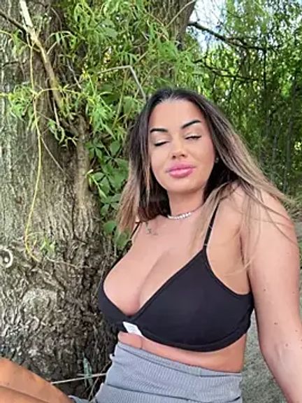 KirstieVegas