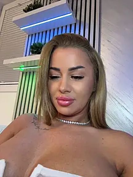 KirstieVegas