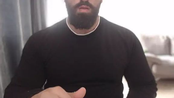 hugemachohandsome
