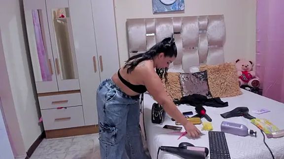 MelanyShayk