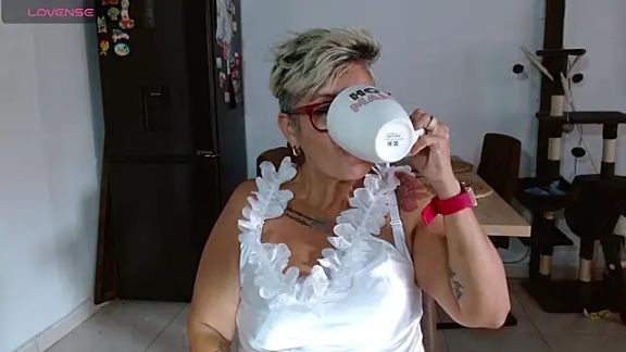 bety-cum2