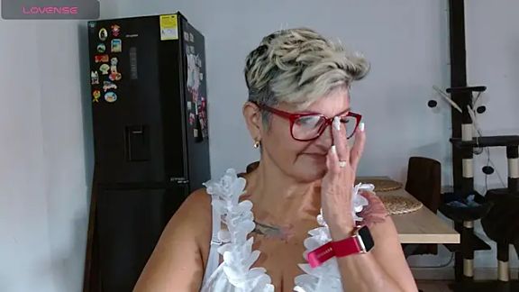 bety-cum2