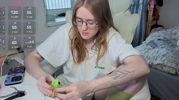 urstripchatgf