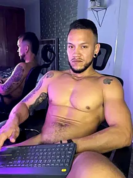 ARON_TAYLER01