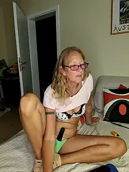 HotWifeLyn68