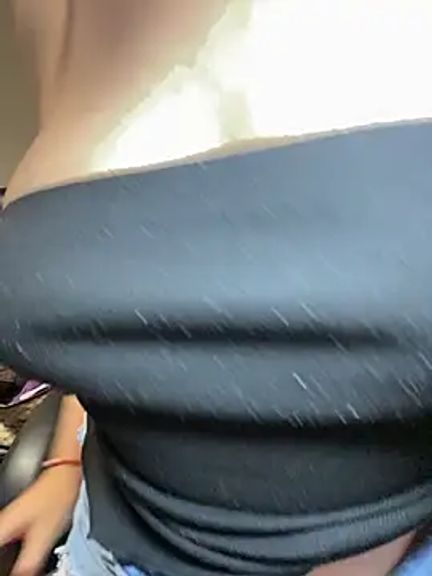 Karen18_boobs