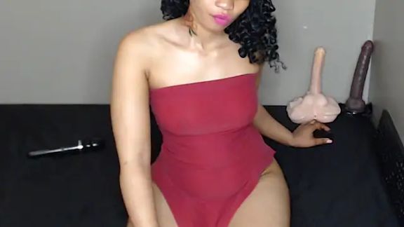 TrishahXo