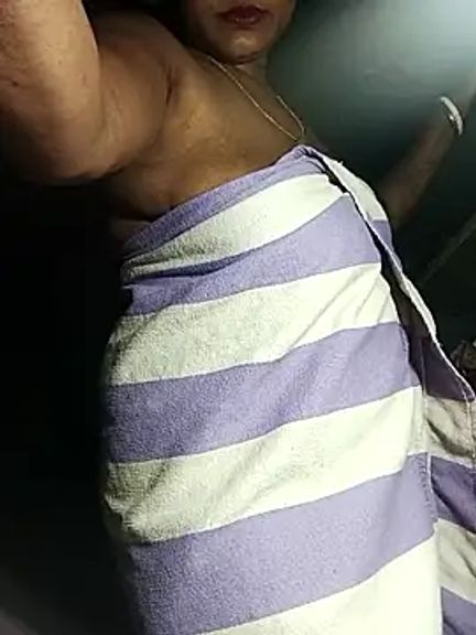 Nude-Priya2