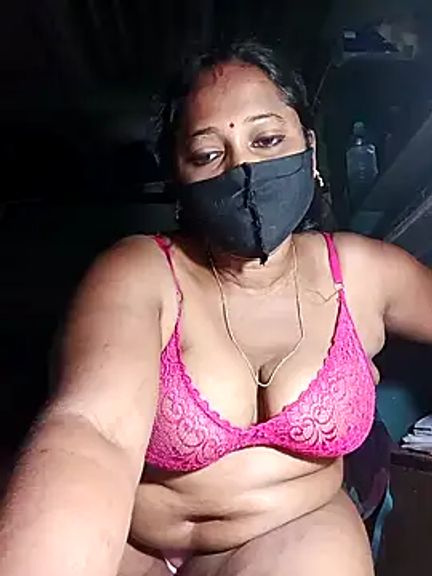 Nude-Priya2