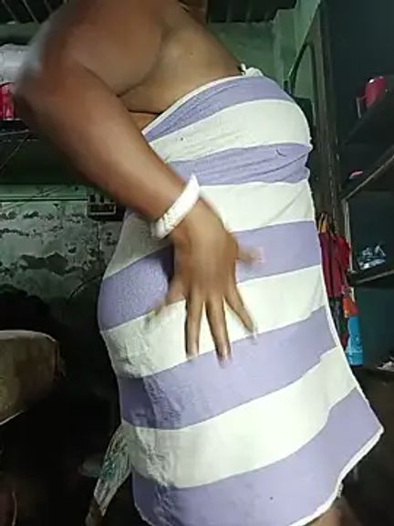 Nude-Priya2