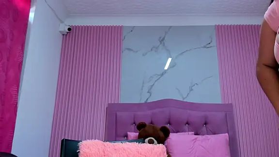 Emy_topless