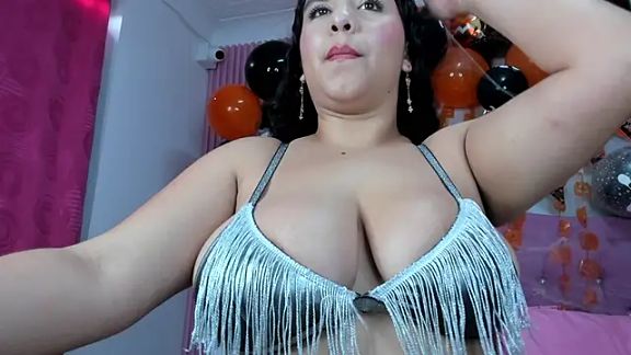Emy_topless