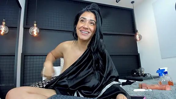Samantha_hotly