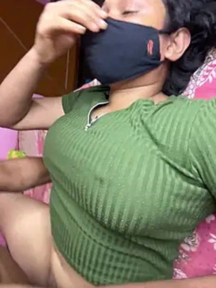 Hot-AngoriBhabhi
