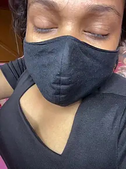 Hot-AngoriBhabhi