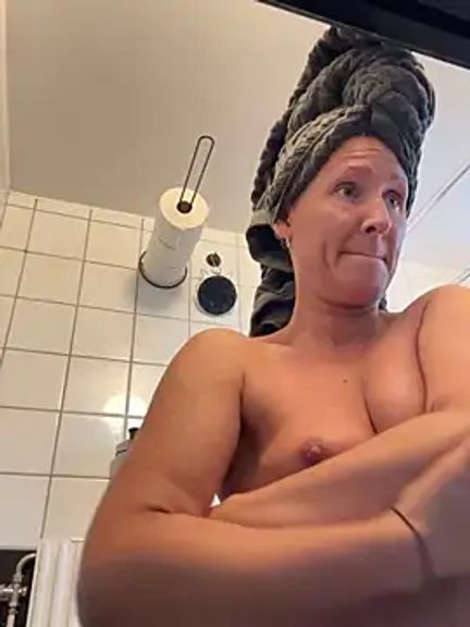 SwingWingWomanSweden
