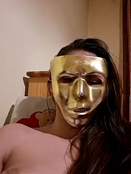 Themaskedgirl22