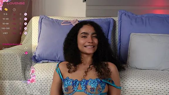 Victoria_Curly