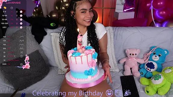 Victoria_Curly