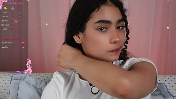 Victoria_Curly