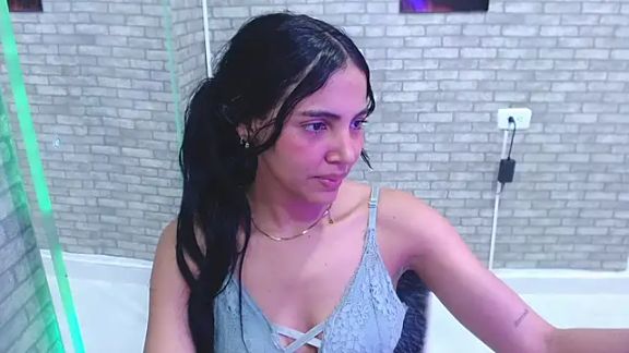 Carla_flower_hot