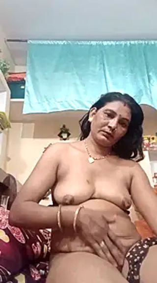 Hot-Priya999
