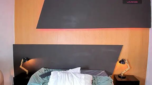Dakota_Monroe
