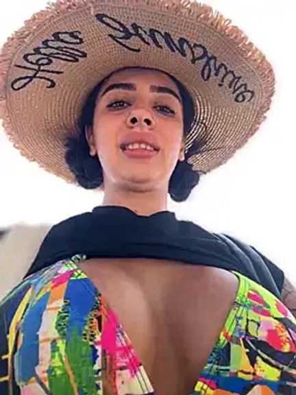 LaraVegas_