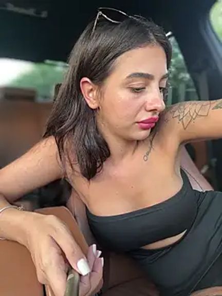 LaraVegas_
