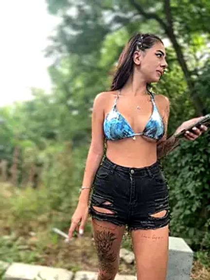 LaraVegas_