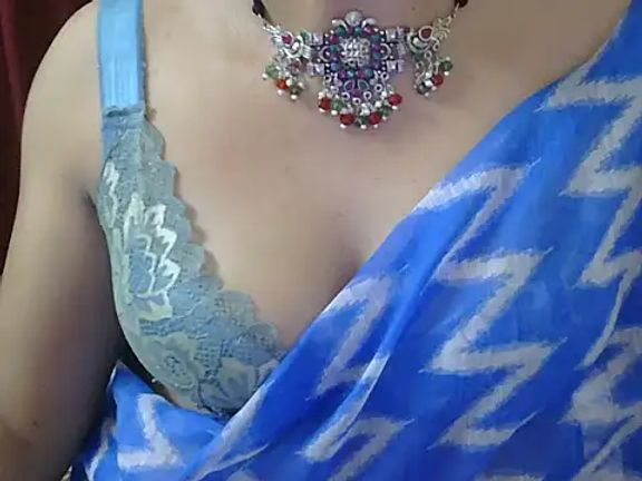Lovely_Manvi