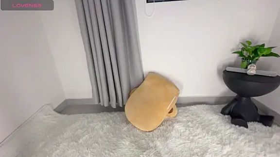 Kittenfishing