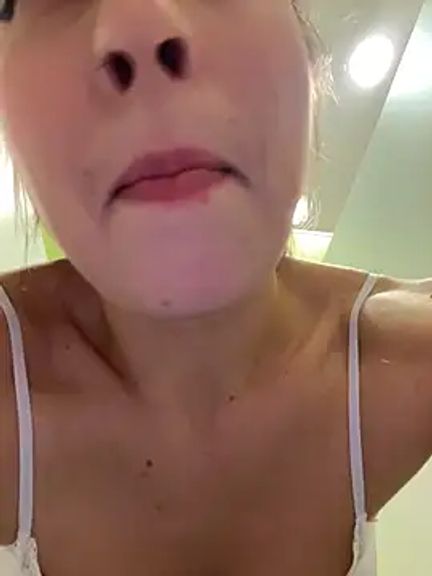 Holly_Play