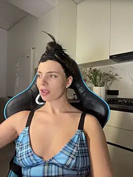 CurlyLara