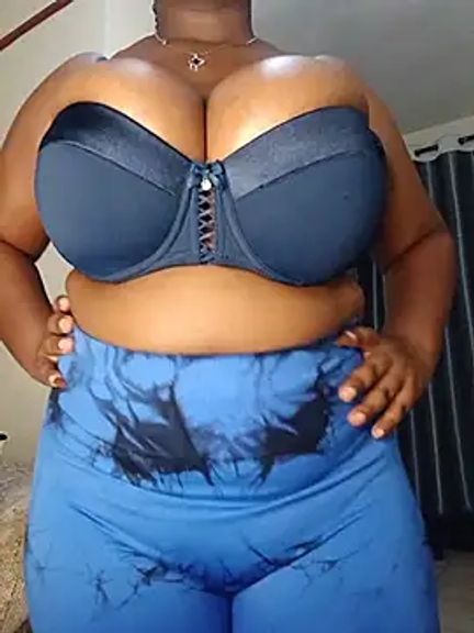 suckmyboobs12_
