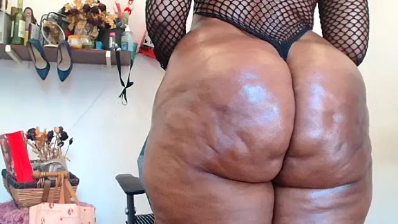 xTALLSEXYBUMx