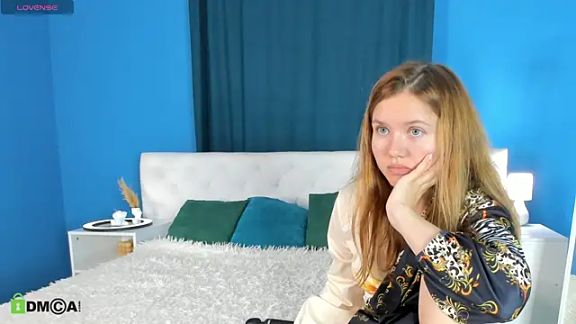 Eva__Lewis